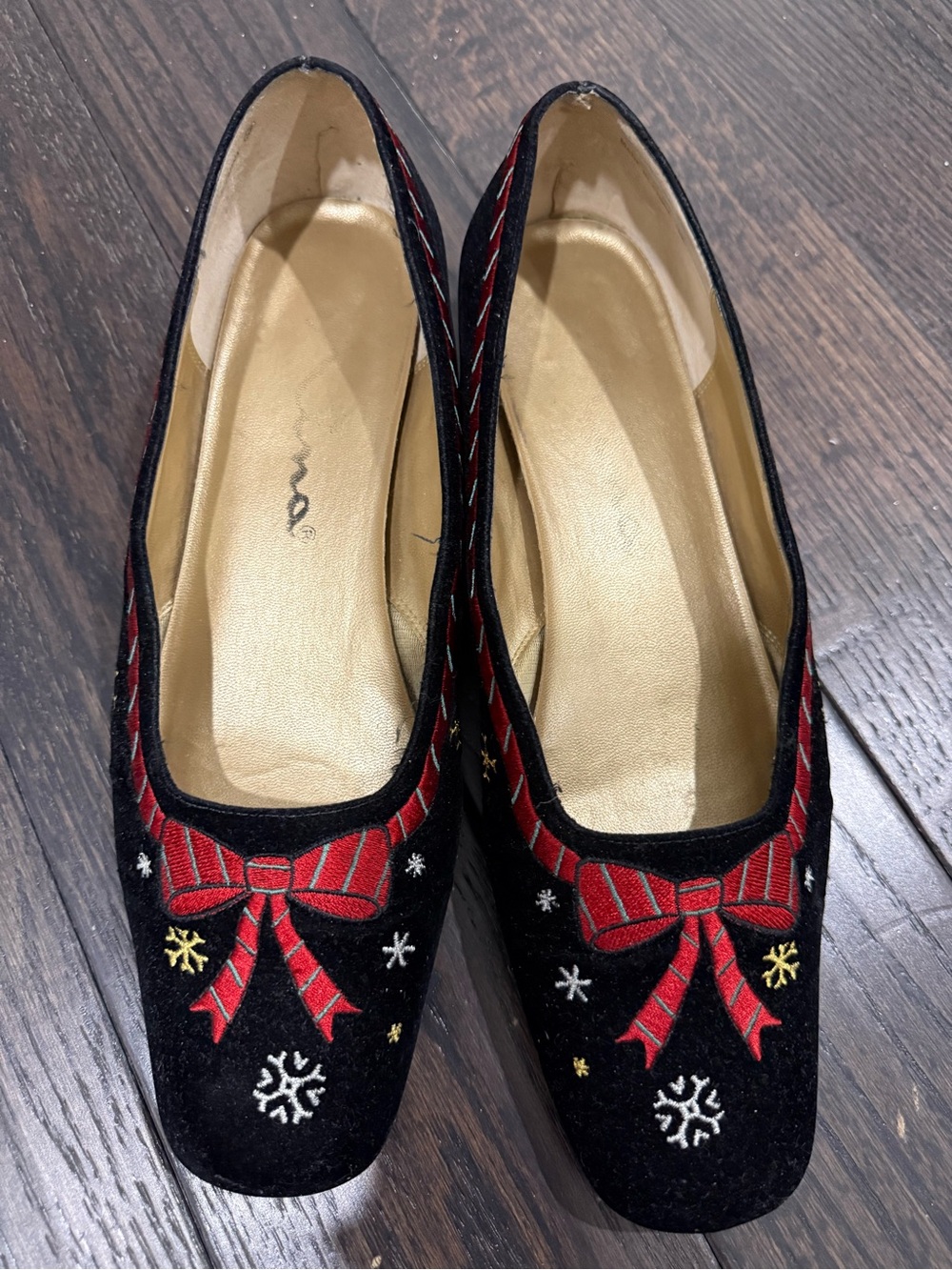 Nina vintage black velvet Christmas embroidered square toe shoes